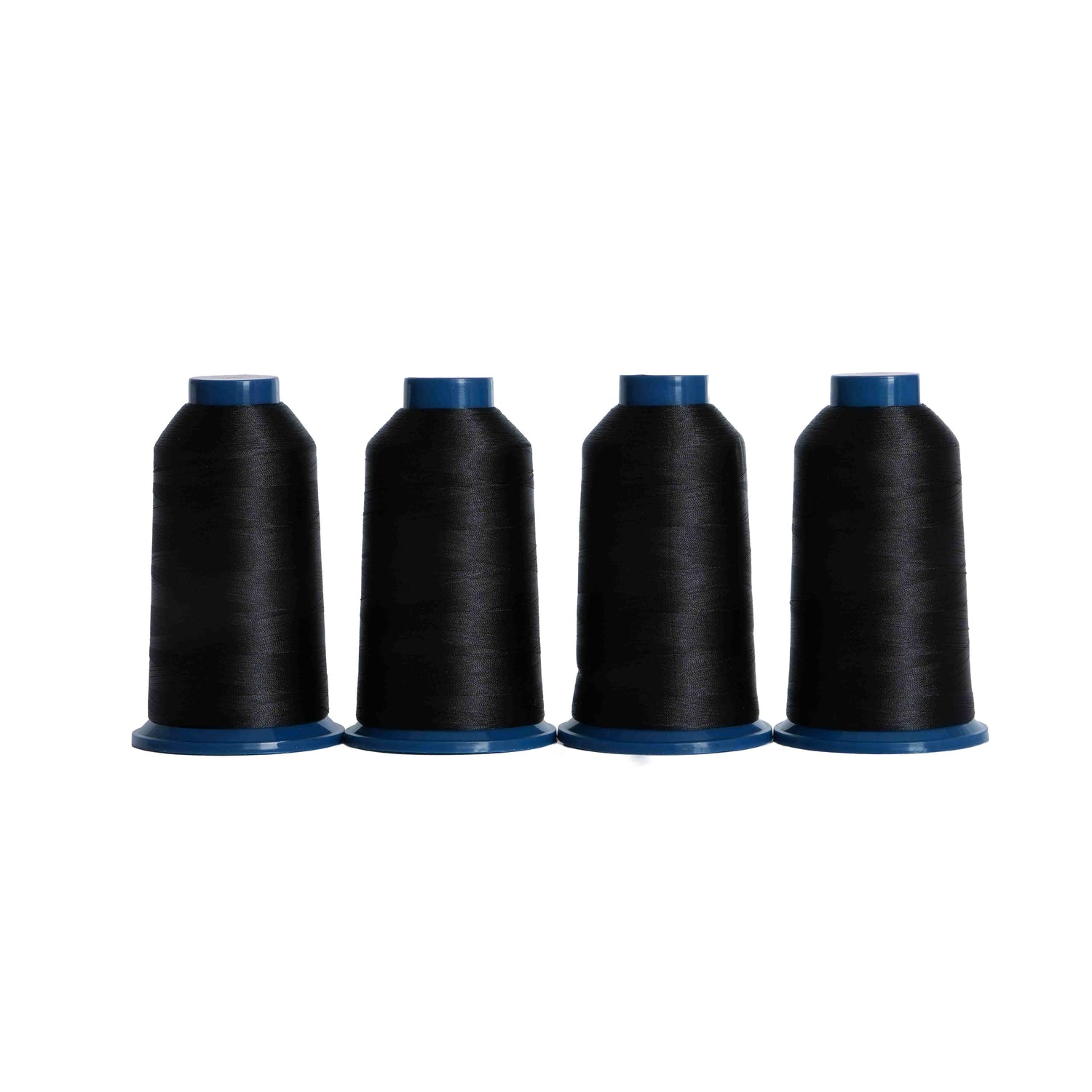 Polyester-Stickgarn 4000 m – 4 Spulen im Set (Schwarz, Weiß, Rot)